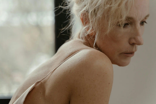 Causas del envejecimiento y cómo combatirlo con suplementos